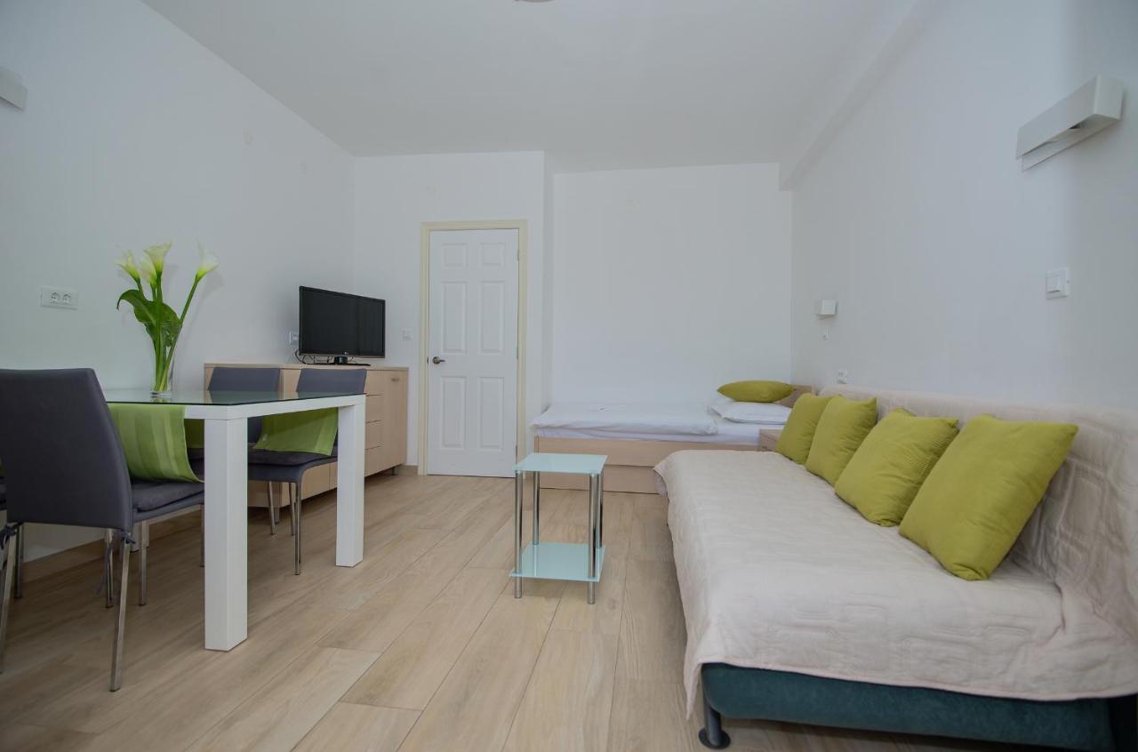 Apartments Beach Makarska Exterior photo