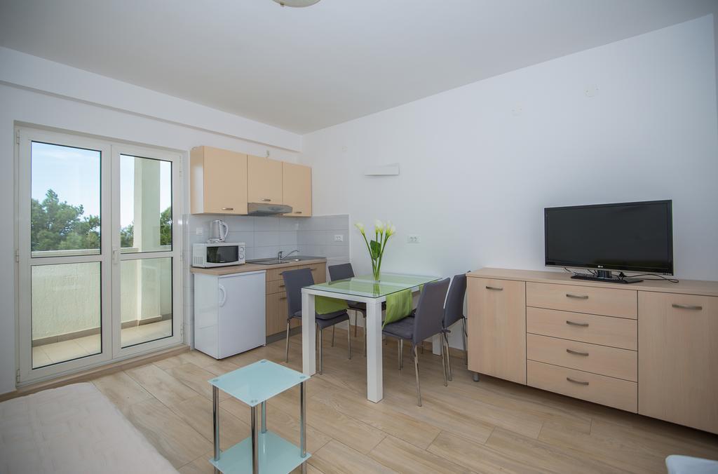 Apartments Beach Makarska Exterior photo